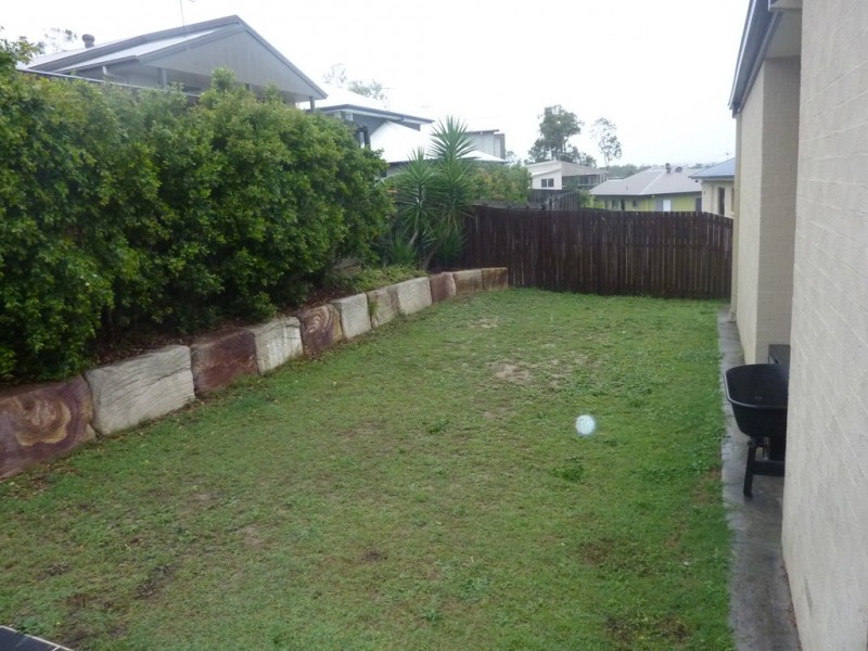 8 Greenwood Street, Springfield Lakes QLD 4300