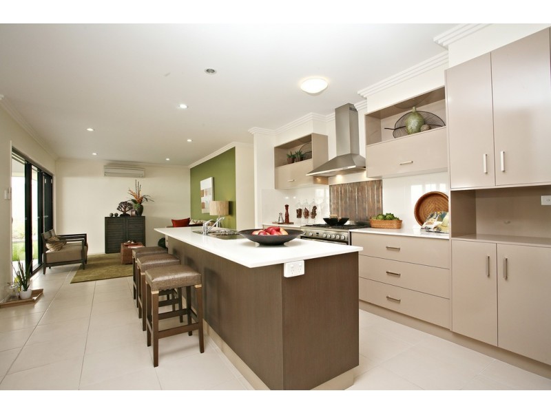 15 Waratah Crescent, Springfield Lakes QLD 4300