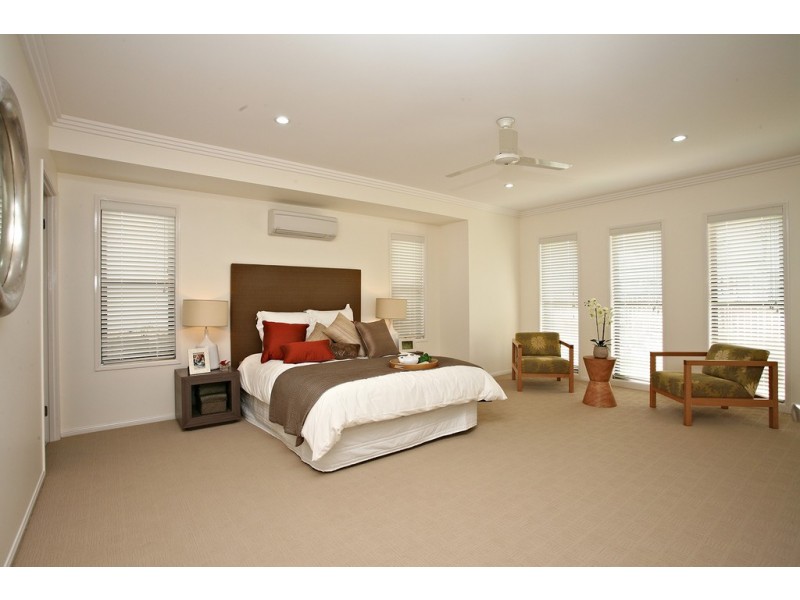 15 Waratah Crescent, Springfield Lakes QLD 4300