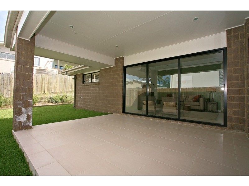 15 Waratah Crescent, Springfield Lakes QLD 4300