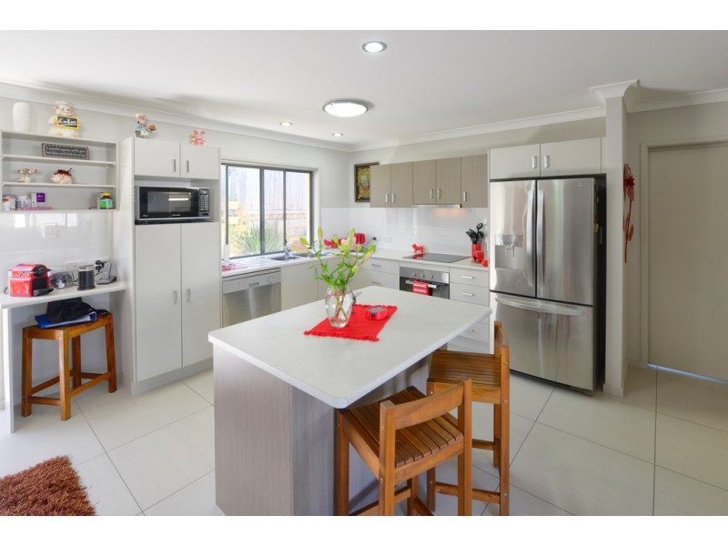 3 Keppel Close, Springfield Lakes QLD 4300