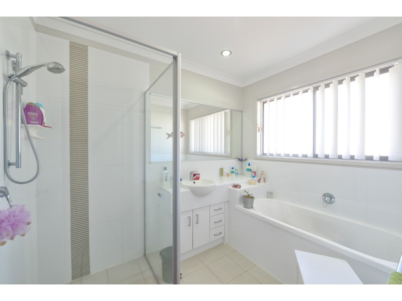 3 Keppel Close, Springfield Lakes QLD 4300