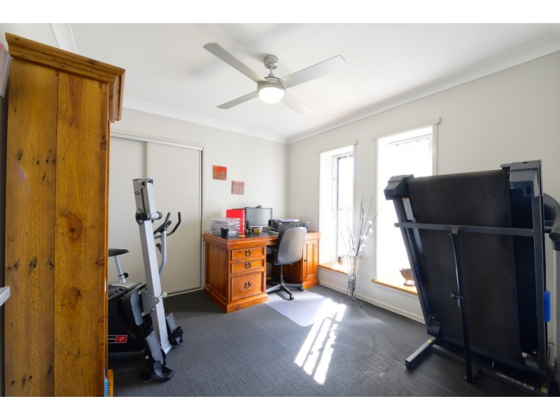 3 Keppel Close, Springfield Lakes QLD 4300