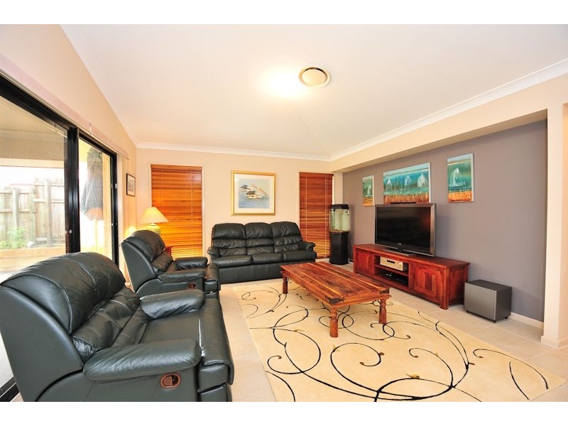 42 Neptune Street, Springfield Lakes QLD 4300