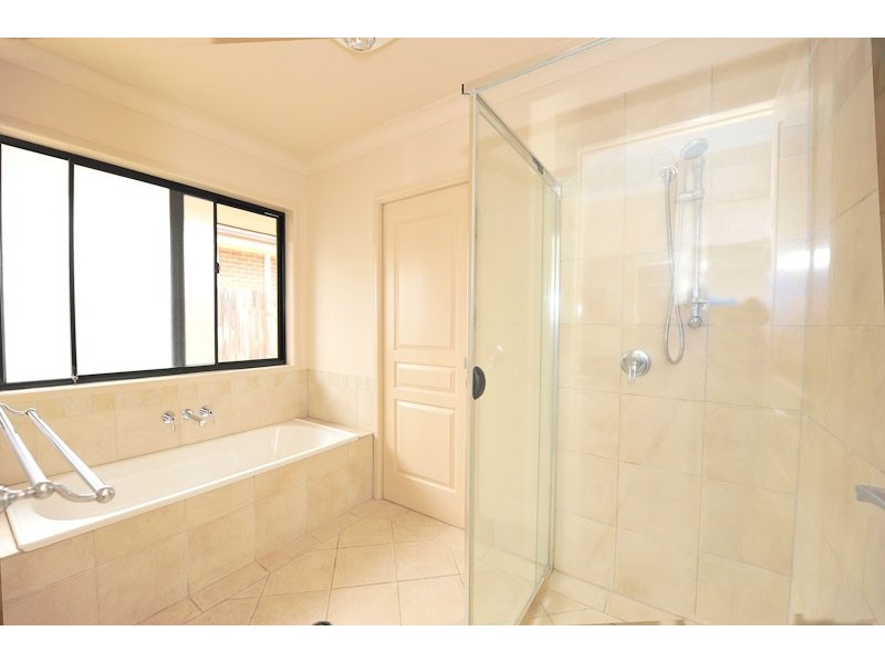 42 Neptune Street, Springfield Lakes QLD 4300