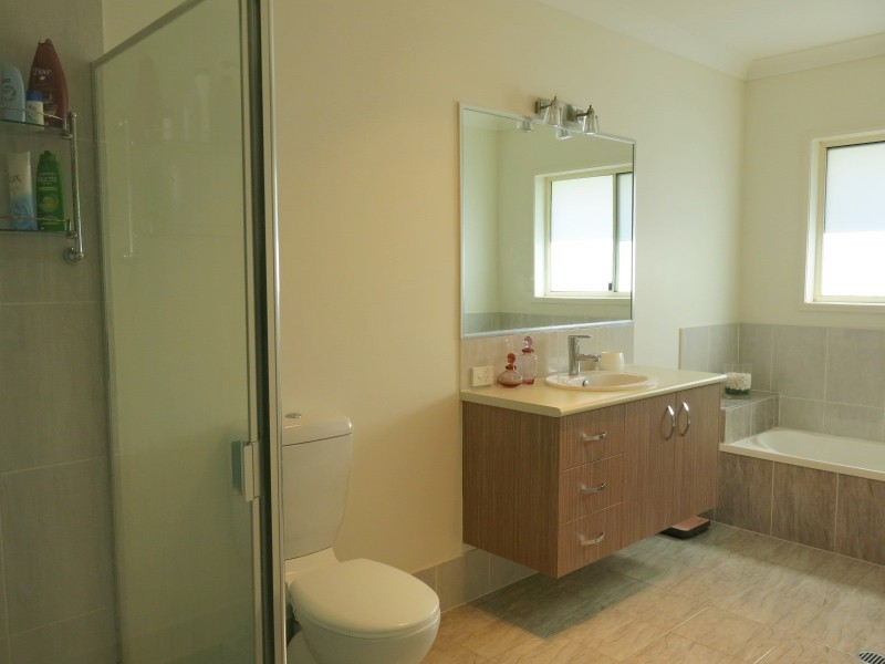 1 Carthage Street, Augustine Heights QLD 4300