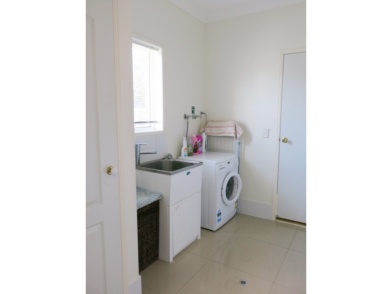 1 Carthage Street, Augustine Heights QLD 4300