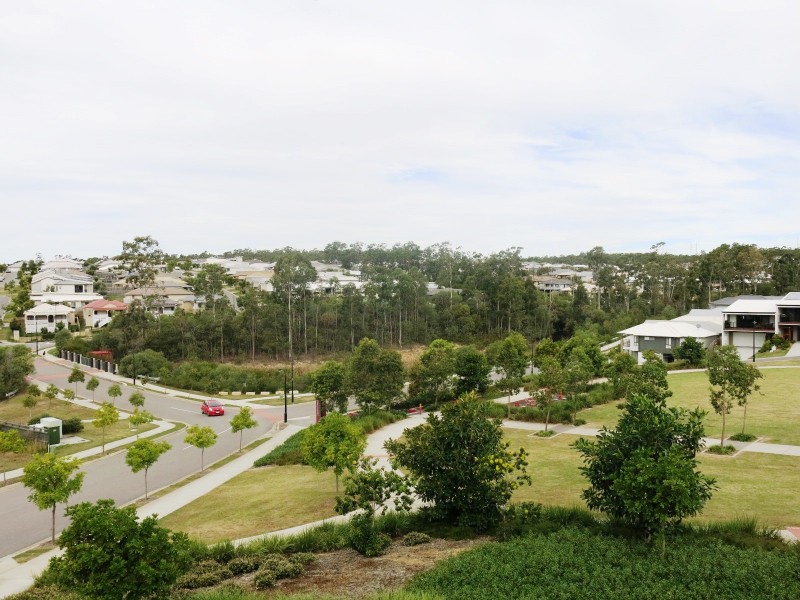 18 Brock Drive, Springfield Lakes QLD 4300