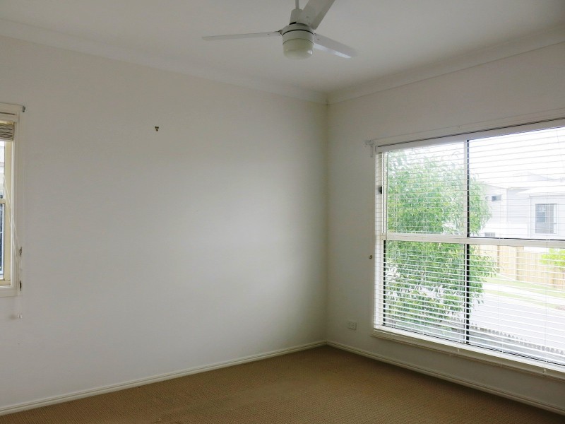 18 Brock Drive, Springfield Lakes QLD 4300