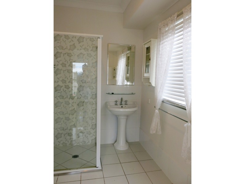 18 Brock Drive, Springfield Lakes QLD 4300