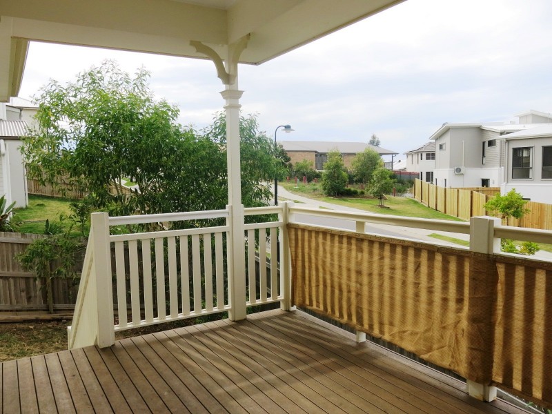 18 Brock Drive, Springfield Lakes QLD 4300