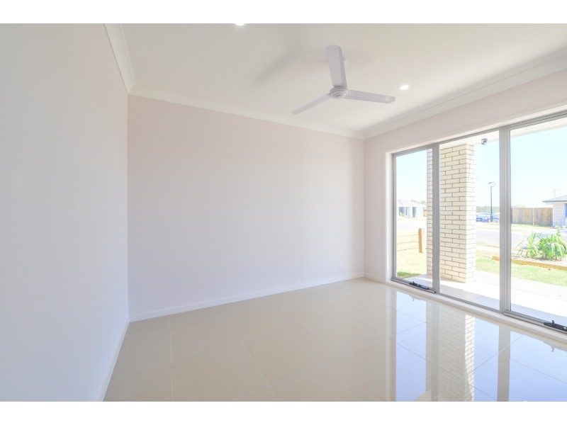 28 Grindelia Drive, Springfield Lakes QLD 4300