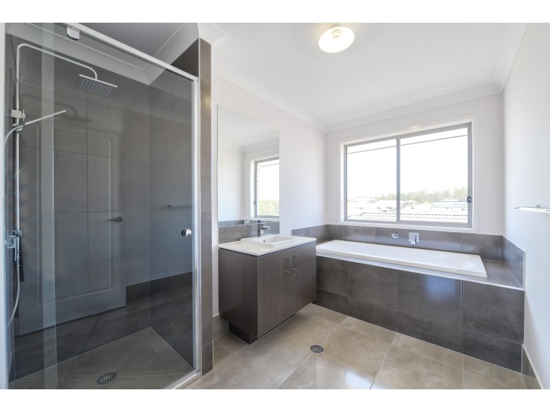 28 Grindelia Drive, Springfield Lakes QLD 4300