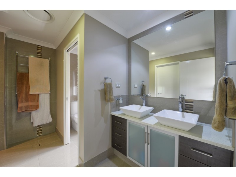 26 Jupiter Street, Springfield Lakes QLD 4300