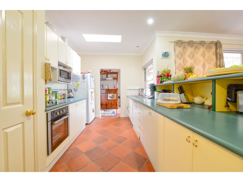 18 Vanessa Court, Camira QLD 4300
