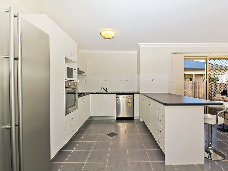 24 Esperence Crescent, Springfield Lakes QLD 4300