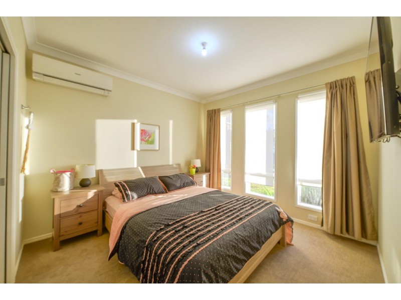 26 Opperman Drive, Springfield Lakes QLD 4300