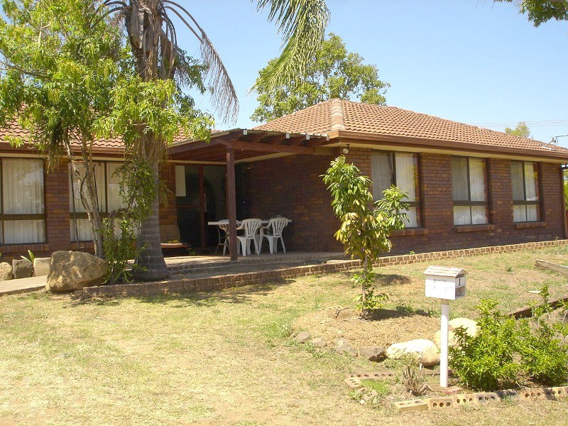 1 Yarrow Court, Redbank Plains QLD 4301