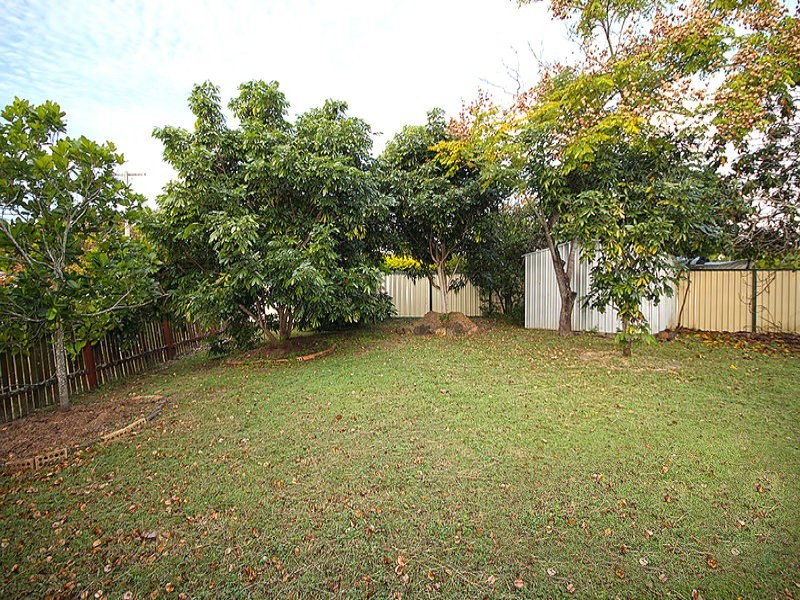 1 Yarrow Court, Redbank Plains QLD 4301