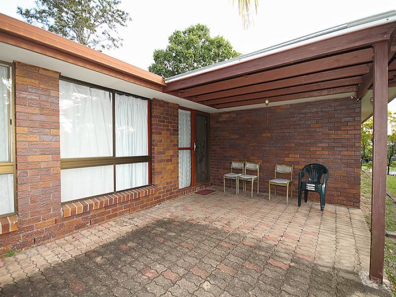 1 Yarrow Court, Redbank Plains QLD 4301