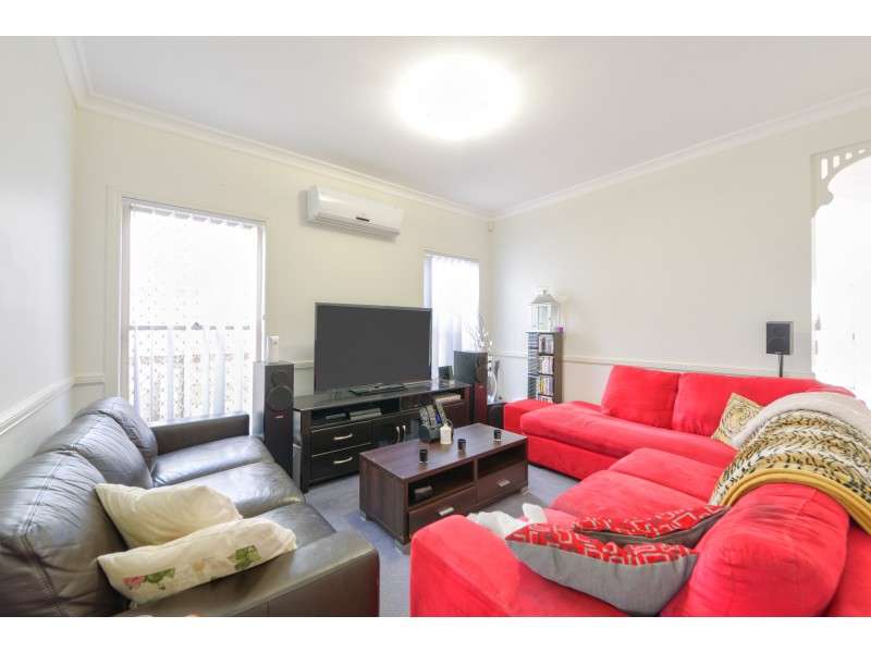 19 Riverside Crescent, Springfield Lakes QLD 4300