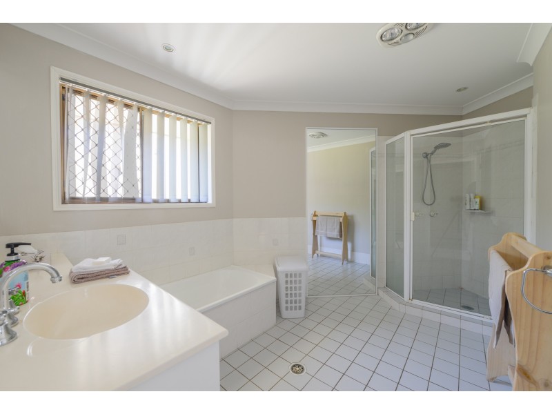 20 Carissa Court, Camira QLD 4300