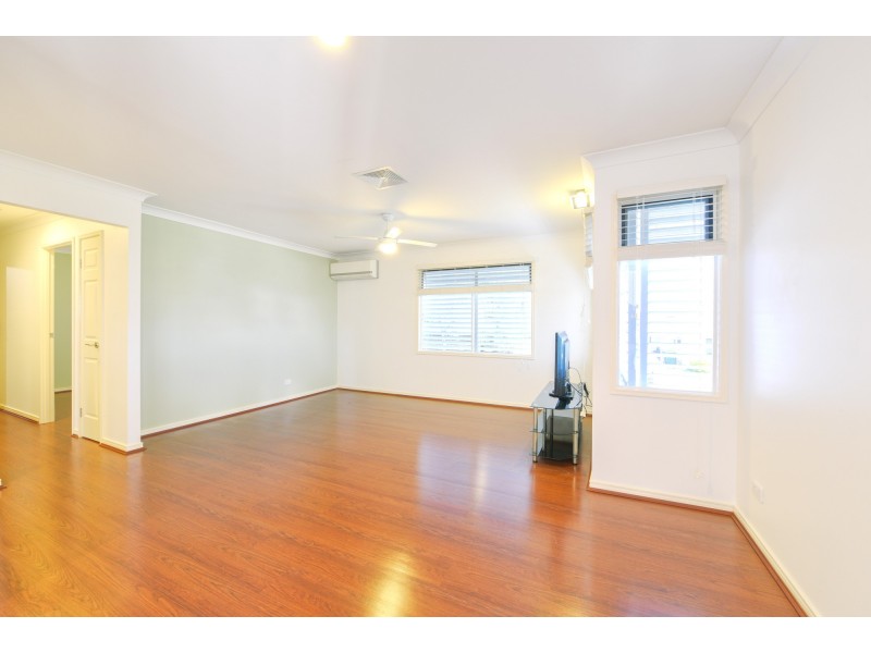 8 Mist Lane, Springfield Lakes QLD 4300