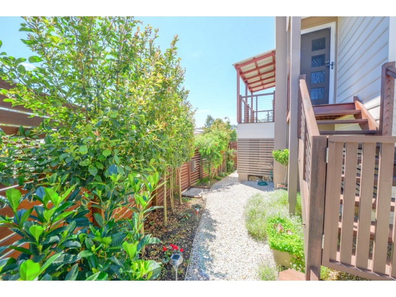 8 Mist Lane, Springfield Lakes QLD 4300