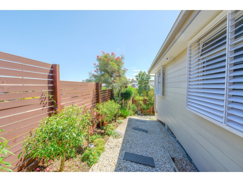 8 Mist Lane, Springfield Lakes QLD 4300