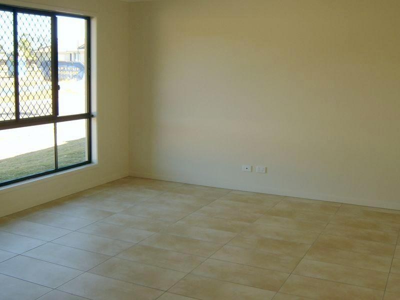 4 Hillsborough Place, Springfield Lakes QLD 4300