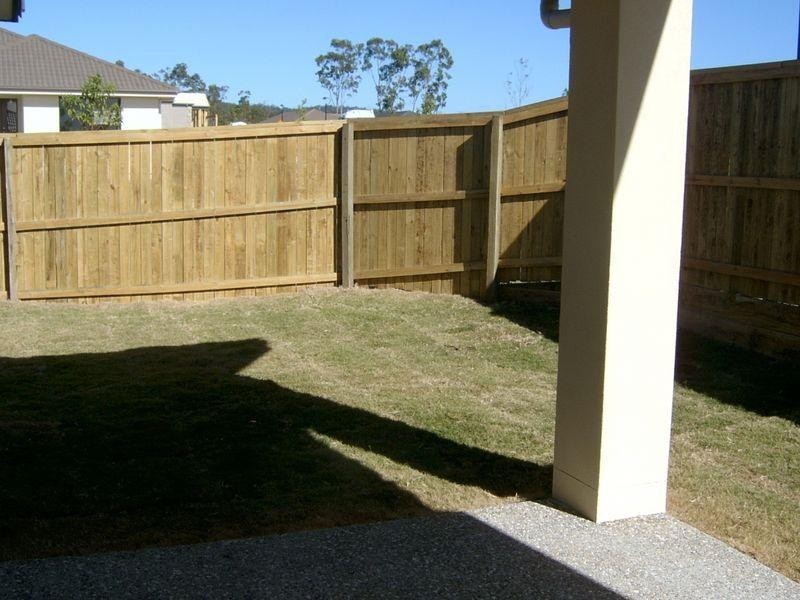 4 Hillsborough Place, Springfield Lakes QLD 4300