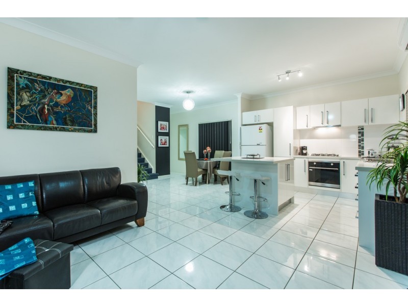 6 Cascades Street, Springfield Lakes QLD 4300