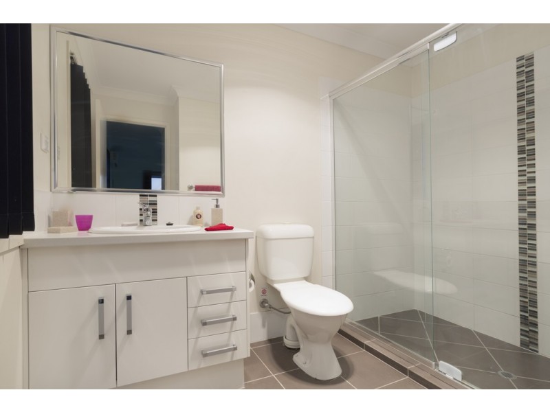 6 Cascades Street, Springfield Lakes QLD 4300