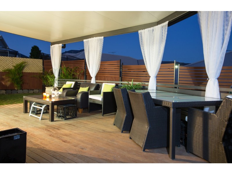 6 Cascades Street, Springfield Lakes QLD 4300