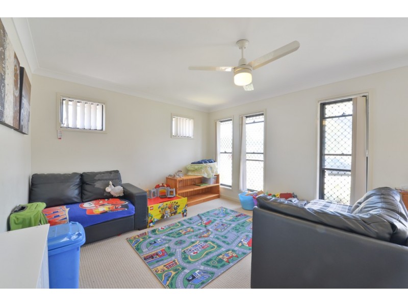 43 Shallow Bay Drive, Springfield Lakes QLD 4300