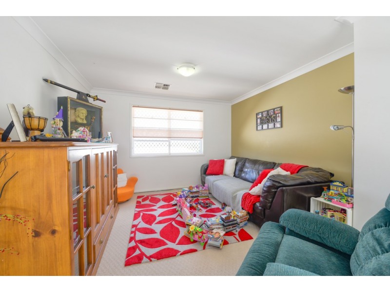 4 Boronia Court, Springfield Lakes QLD 4300