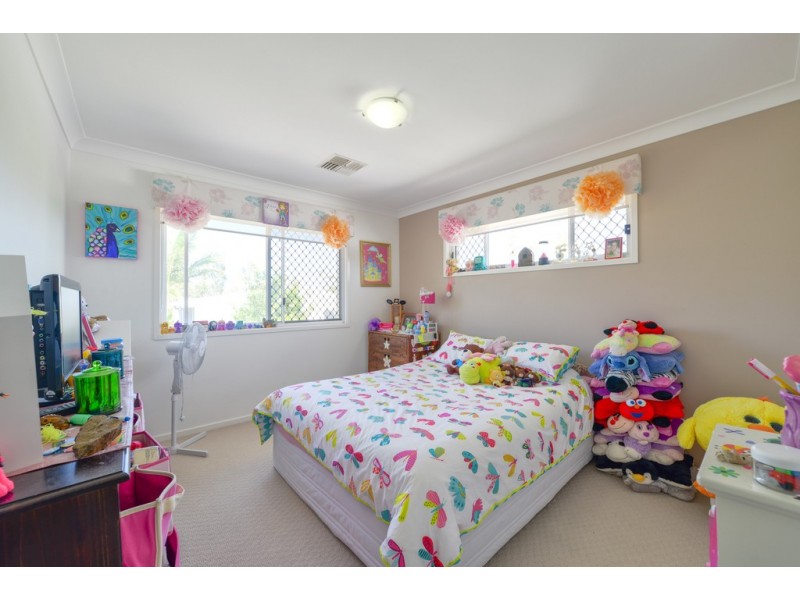 4 Boronia Court, Springfield Lakes QLD 4300
