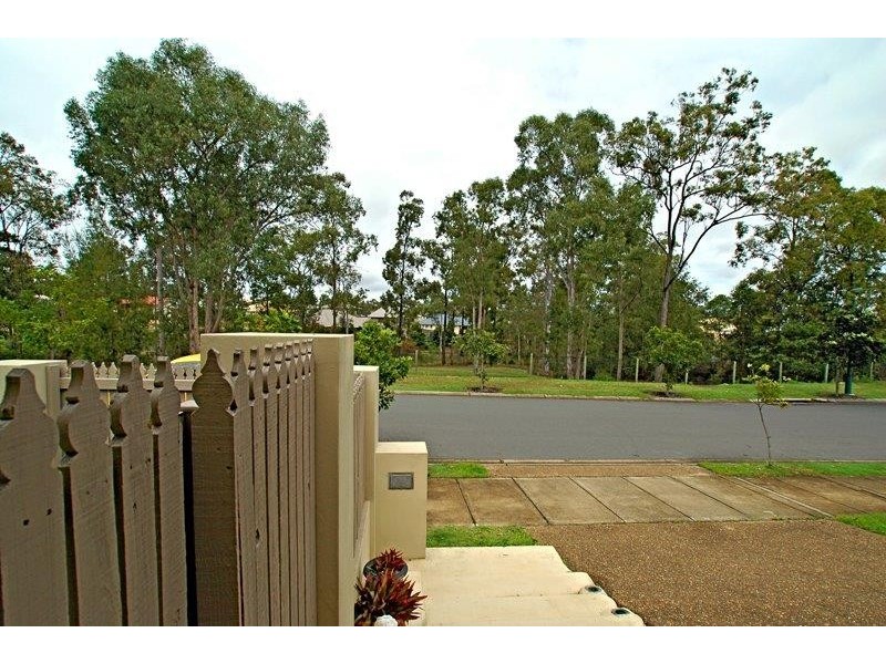 8 Burlington Terrace, Springfield Lakes QLD 4300