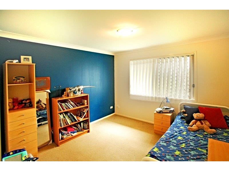 8 Burlington Terrace, Springfield Lakes QLD 4300