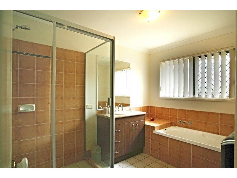 8 Burlington Terrace, Springfield Lakes QLD 4300