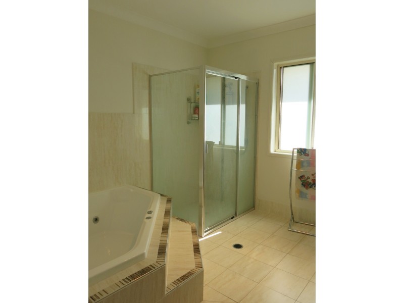 1 Carthage Street, Augustine Heights QLD 4300