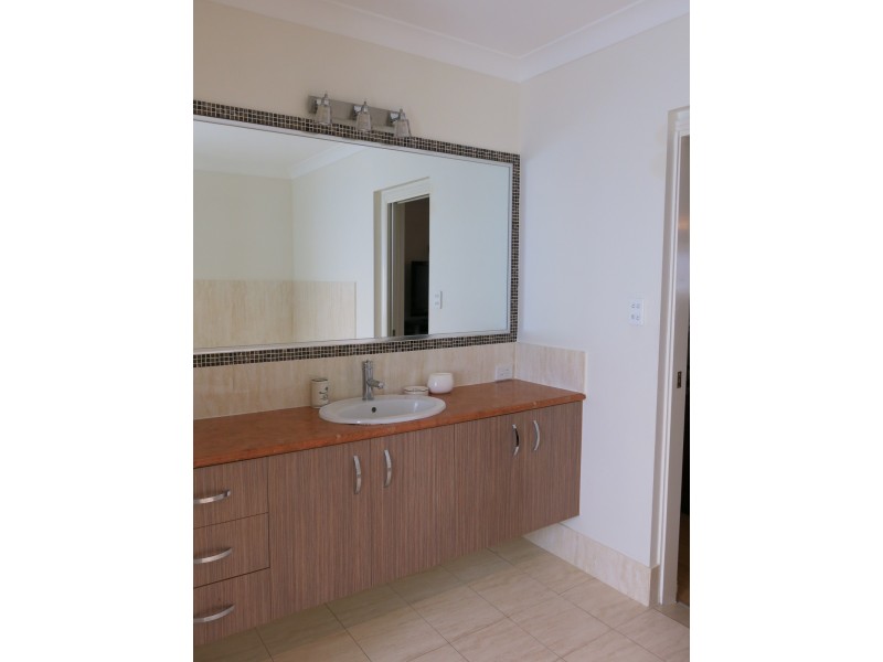 1 Carthage Street, Augustine Heights QLD 4300