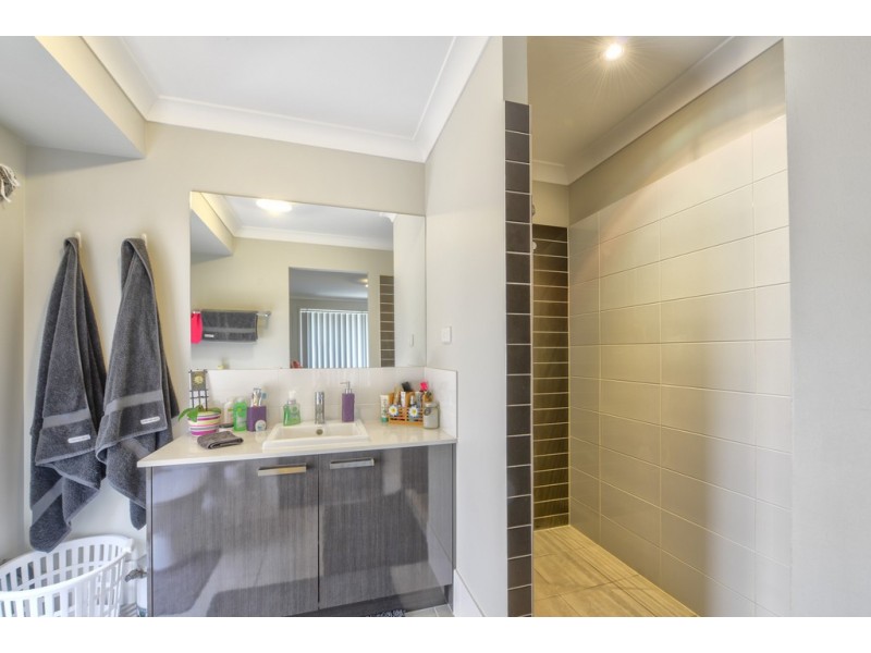 202 Grande Avenue, Springfield Lakes QLD 4300