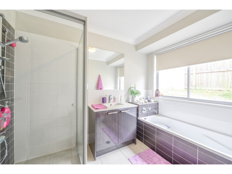 202 Grande Avenue, Springfield Lakes QLD 4300