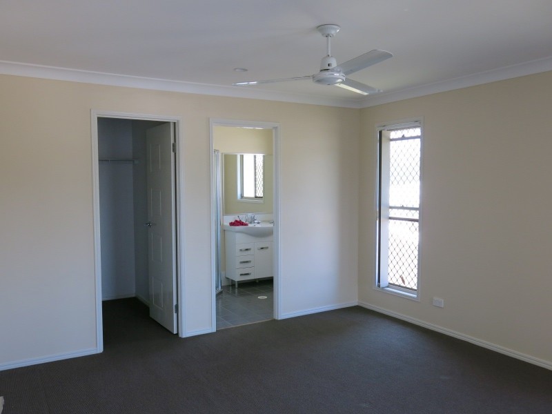 54 Lakes Entrance Drive, Springfield Lakes QLD 4300