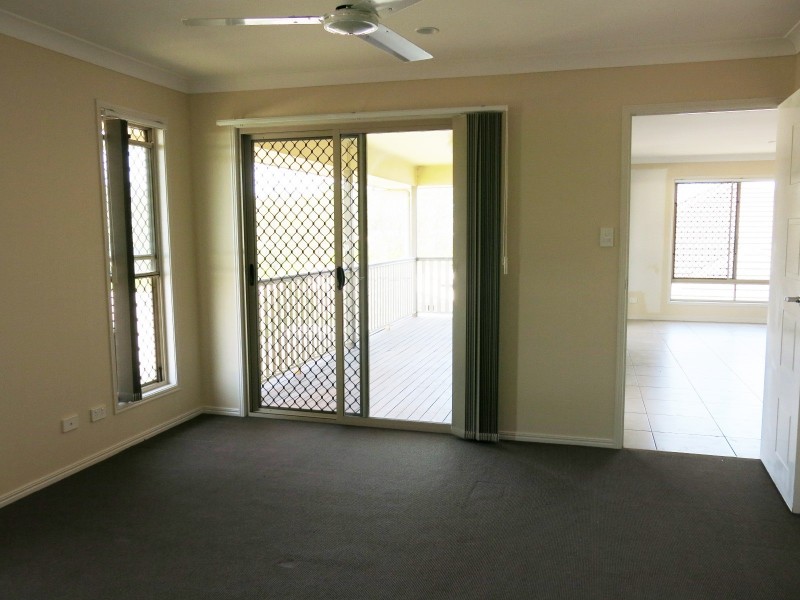 54 Lakes Entrance Drive, Springfield Lakes QLD 4300