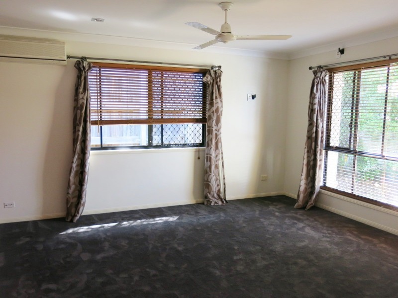 28 Shearwater Terrace, Springfield Lakes QLD 4300