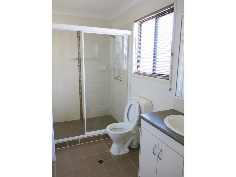 28 Shearwater Terrace, Springfield Lakes QLD 4300