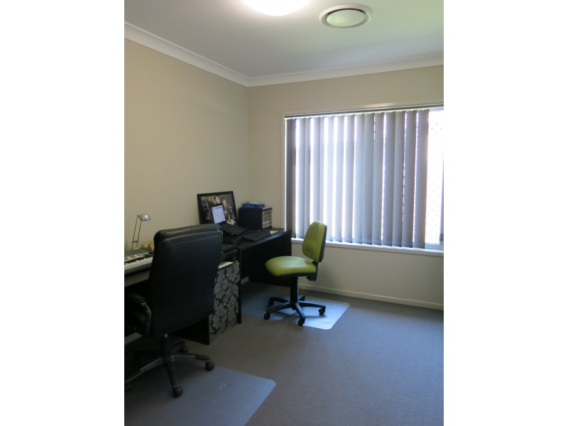 16 Drewett Avenue, Redbank Plains QLD 4301