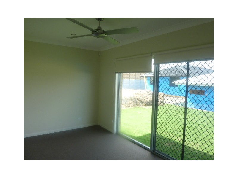 7 Solace Street, Springfield Lakes QLD 4300